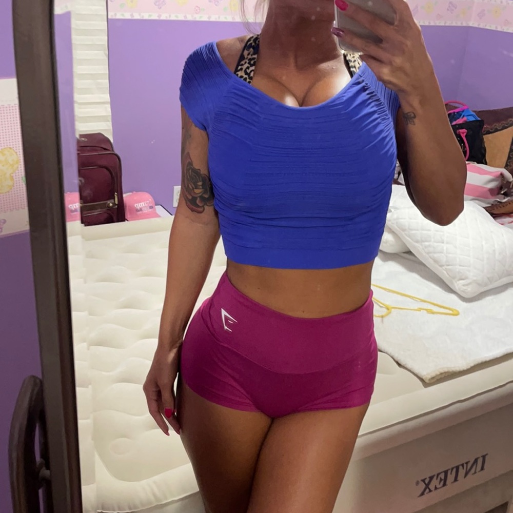 Super cute BeBe crop top